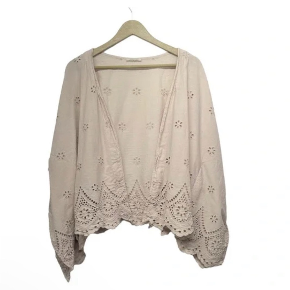 2 Lara Guidotti Beige and White 2 Eyelet Kimono One Size